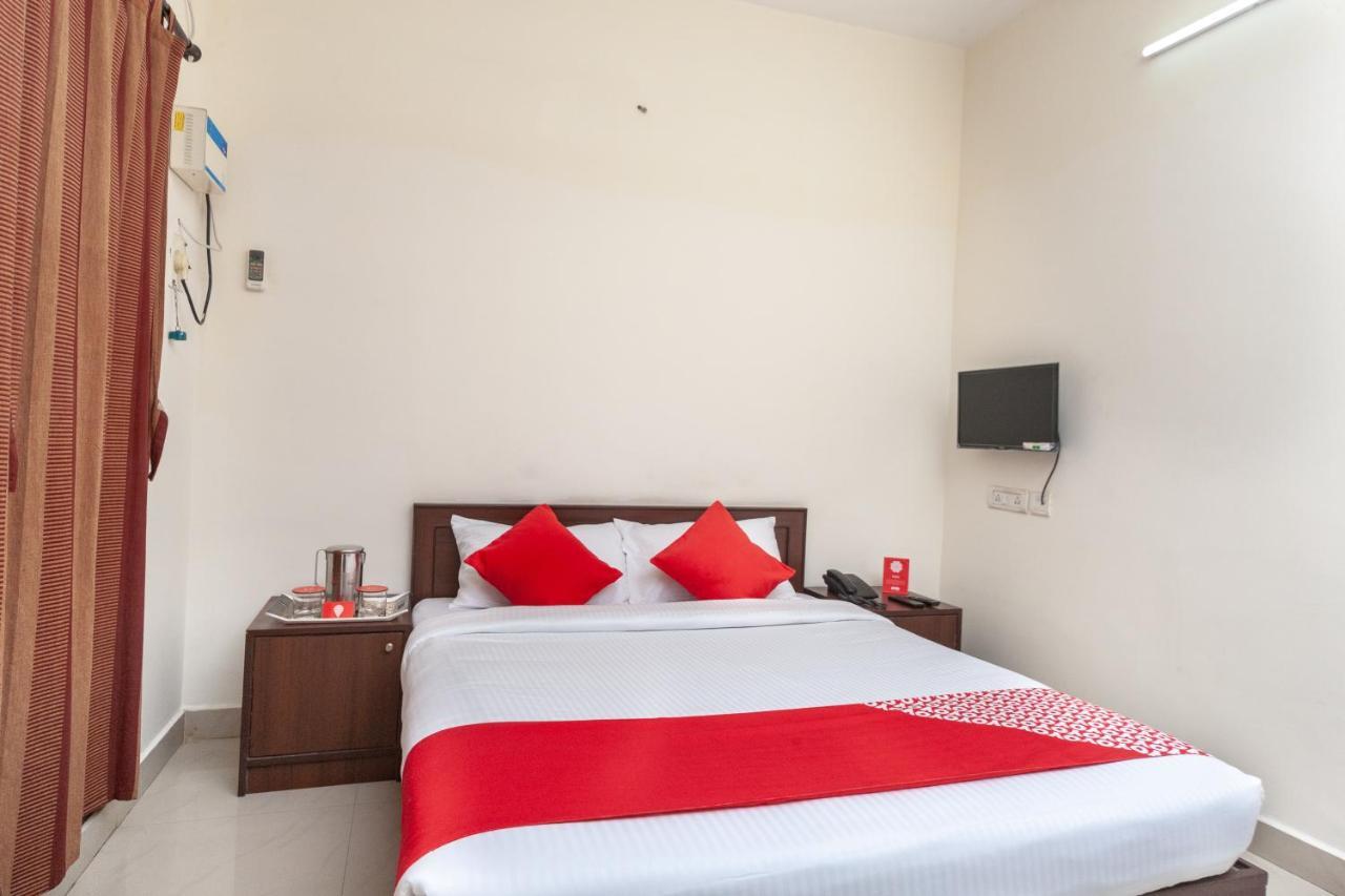 Oyo 22019 Skye Service Apartments Chennai Exterior photo